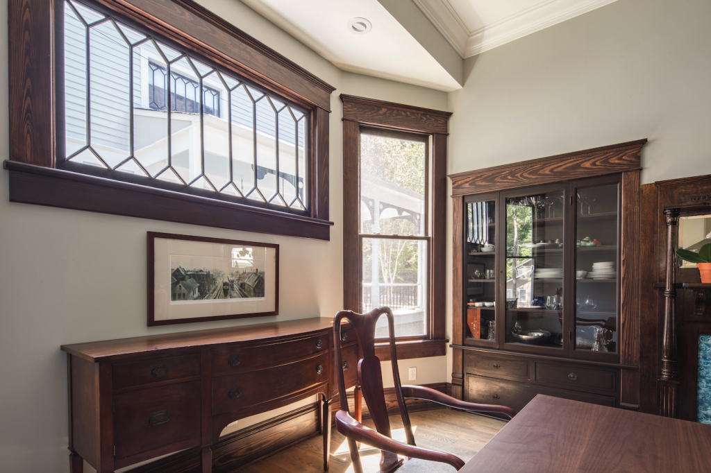 Transom window type
